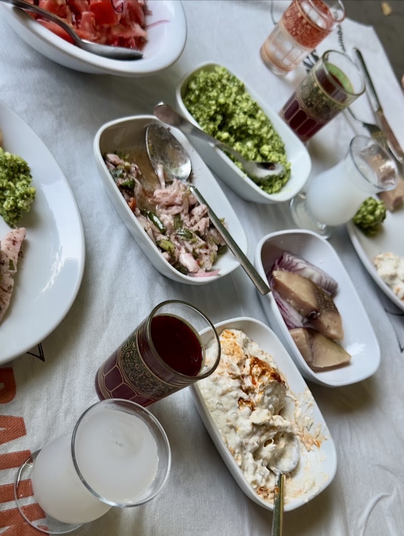 Akın Balık Karaköy - Akın Balık Karaköy, Arap Cami, Fermeneciler Cd. No:40/A, 34420 Beyoğlu/İstanbul, Türkiye