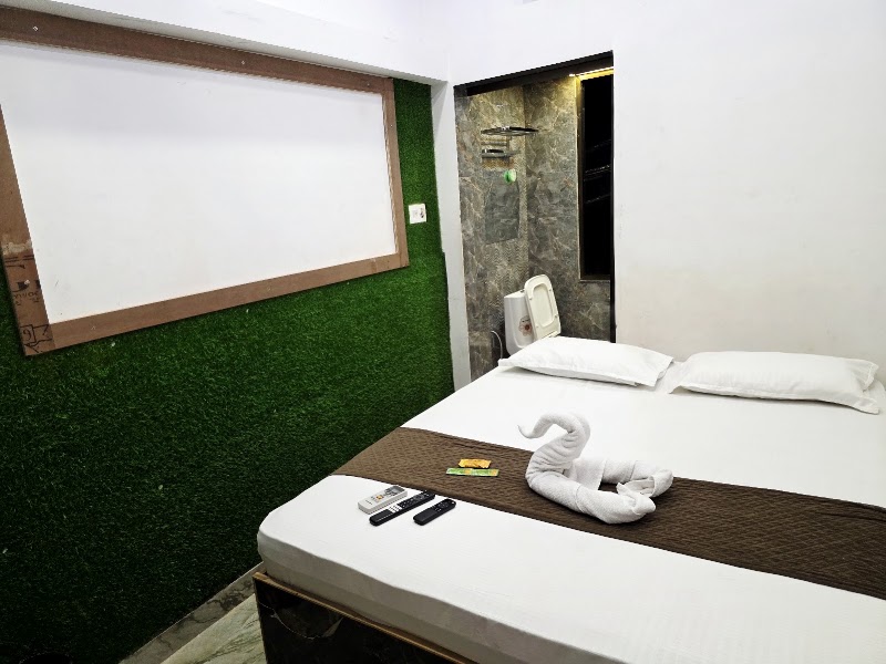 SHIV GANGA HOME STAY - SHIV GANGA HOME STAY, Ganesh Mahal Ln, Jangambari, Bangali Tola, Varanasi, Uttar Pradesh 221001, India
