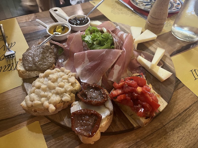 Taverna Dei Servi Firenze - Taverna Dei Servi Firenze Via dei Servi, 52/rosso, 50122 Firenze FI, Italy