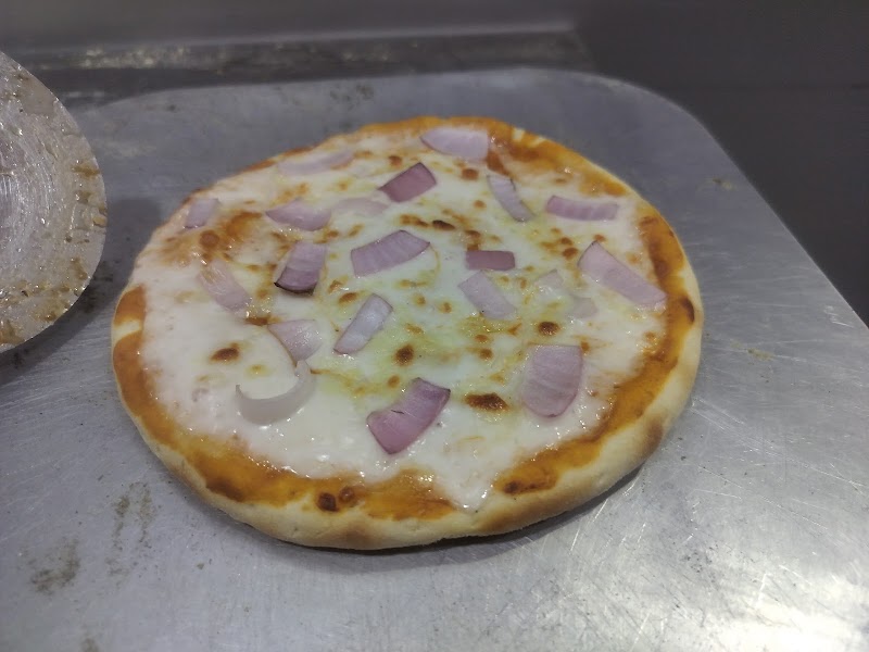 Pizza house - Pizza house ishwar public school, road, near NKD hospital, Vishal Colony, Bhanpuri, Raipur, Chhattisgarh 493221, India