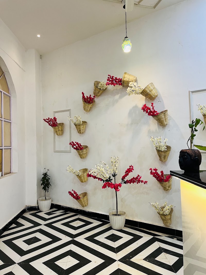 Shree JI Hotel and Restaurant - Shree JI Hotel and Restaurant Near Delhi Public School M.I.T collage, Mandsaur, Madhya Pradesh 458001 MIT Chouraha, Daloda Highway, Mandsaur, Madhya Pradesh 458001, India