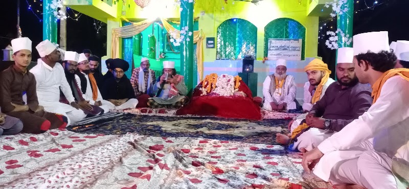 Dargah Sharif Abhanpur and EIDGAH haji abdul gaffar hasan sha R.A - Dargah Sharif Abhanpur and EIDGAH haji abdul gaffar hasan sha R.A, 3P6X+G7P, Abhanpur, Chhattisgarh 493661, India