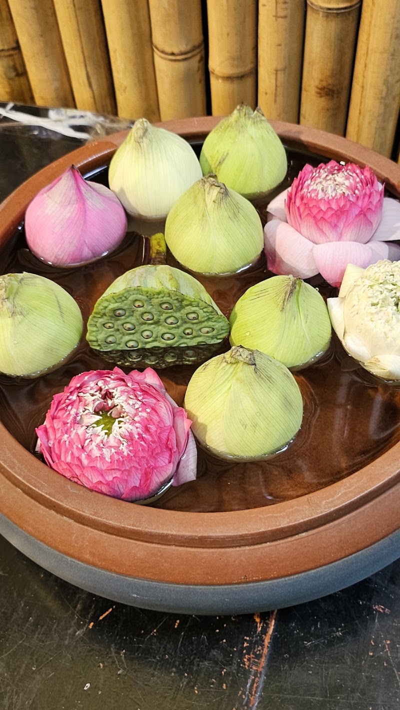 Comida Ngon - Flower Art Tour - Comida Ngon - Flower Art Tour, 10/450, Đ. Bạch Đằng, Hồng Hà, Hà Nội 10000, Vietnam
