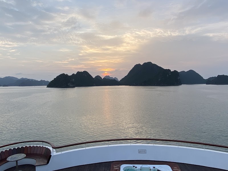 Ambassador Cruise Halong Bay - Ambassador Cruise Halong Bay Nhà ga - Cảng tàu khách quốc tế, Hạ Long, Bãi Cháy, Quảng Ninh 200000, Vietnam