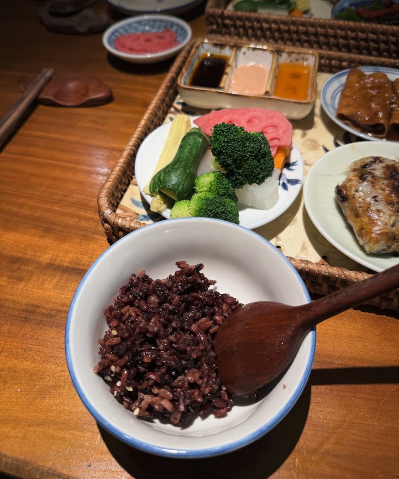 Dana Vegan House - Nhà Chay Dana - Dana Vegan House - Nhà Chay Dana 12 P. Đông Thái, Hàng Buồm, Hoàn Kiếm, Hà Nội 100000, Vietnam