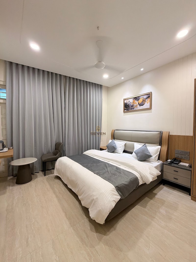Hotel Seven Inn - Hotel Seven Inn, Relief Rd, nr. Zakariya masjid, Old City, Tankshal, Khadia, Ahmedabad, Gujarat 380001, India