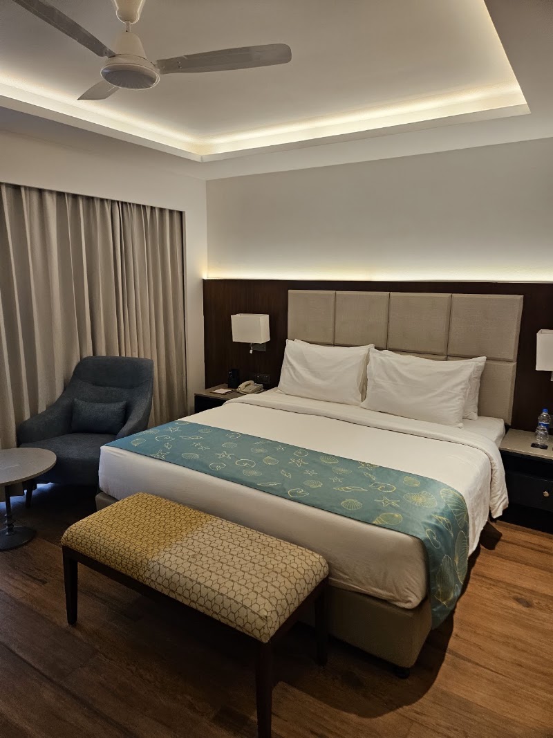 Golden Tulip Goa Vagator - Golden Tulip Goa Vagator Plot No 330/1, Vagator Beach Rd, Coutinho Vaddo, Vagator, Anjuna, Goa 403509, India