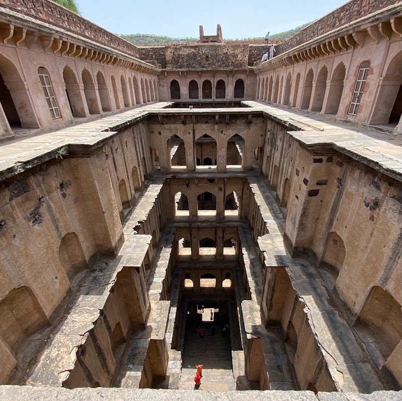 Bawdi Deep Water Step Well - Bawdi Deep Water Step Well X9XM+W4J, Road, near Vrindavan International Public School, Neemrana, Naghori, Rajasthan 301705, India