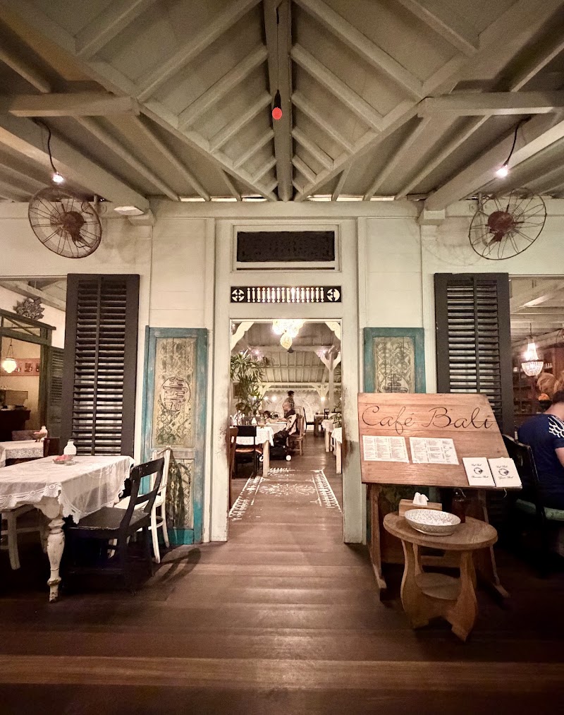 Cafe Bali - Cafe Bali, Jalan Laksmana (Kayu Aya Seminyak Kuta, Kerobokan Kelod, Kec. Kuta Utara, Kabupaten Badung, Bali 80361, Indonesia
