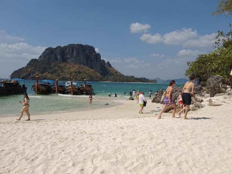 Monkey Beach - Monkey Beach 4QP3+XP, Khao Thong, Mueang Krabi District, Krabi, Thailand
