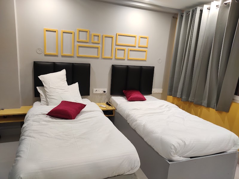 Housr Sector 38 - Housr Sector 38 232, near, bakhtawar chowk, Medicity, Islampur Colony, Sector 38, Gurugram, Haryana 122018, India