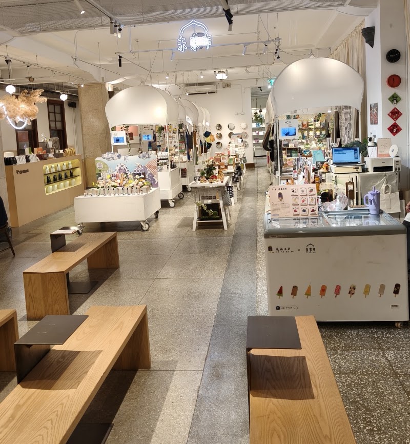 COFFEE TO (國家攝影文化中心門市) - COFFEE TO (國家攝影文化中心門市), 100, Taiwan, Taipei City, Zhongzheng District, Liming Village, 忠孝西路一段70號1樓