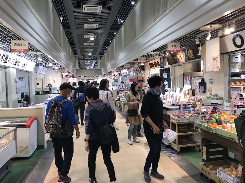 Tsukiji Uogashi - Tsukiji Uogashi 6-chōme-27-1 Tsukiji, Chuo City, Tokyo 104-0045, Japan