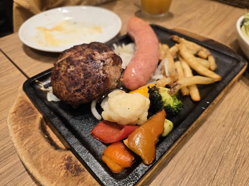 Steak & Hamburger Steak Gottie's BEEF UNIVERSAL CITYWALK OSAKA - Steak & Hamburger Steak Gottie's BEEF UNIVERSAL CITYWALK OSAKA Japan, 〒554-0024 Osaka, Konohana Ward, Shimaya, 6-chōme−2−６１ ユニバーサル・シティウォーク大阪 ５Ｆ