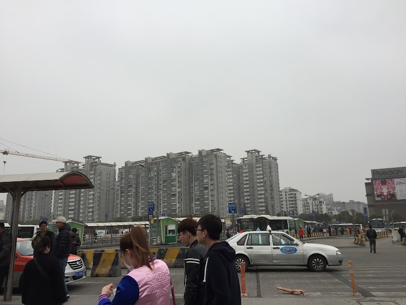 Xinzhuang railway station - Xinzhuang railway station, Xinzhuangzhen, Minhang District, Shanghai, China, 201199