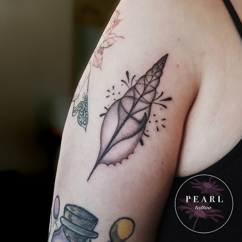 Pearl Tattoo - Studio de tatouage privé - Pearl Tattoo - Studio de tatouage privé 4 Rue du Château, 44640 Le Pellerin, France