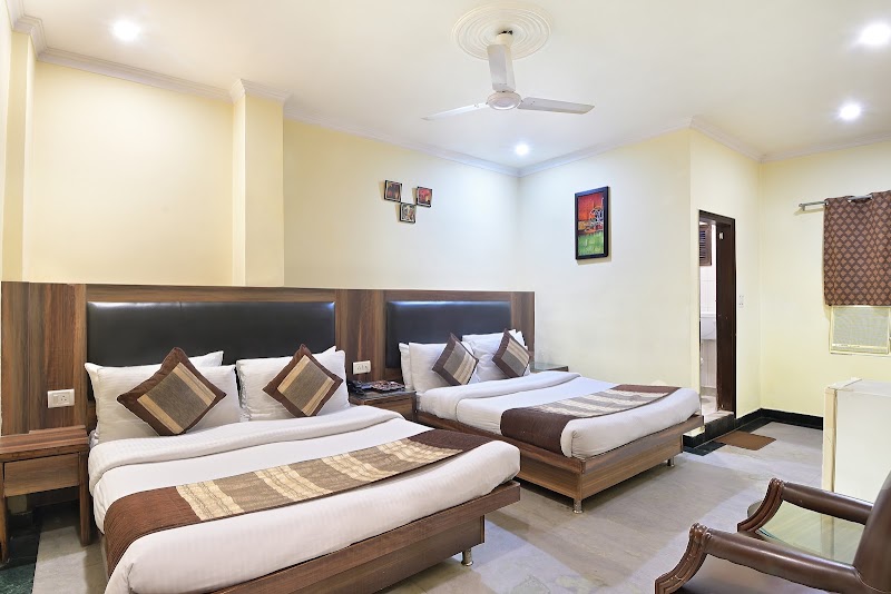 Hotel Hari Piorko - Hotel Hari Piorko 4775 Main Bazar, Tooti Chowk, near 6, Bazar Sangatrashan, Bagichi Ramchander, Aram Bagh, Paharganj, New Delhi, Delhi 110055, India