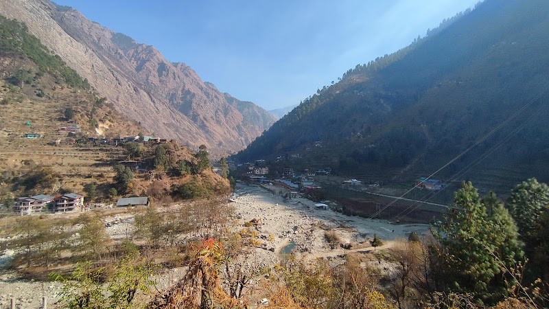 Starting Point for Chhoie waterfall - Starting Point for Chhoie waterfall, J9QW+PWH, Banjar, Sharchi, Himachal Pradesh 175123, India