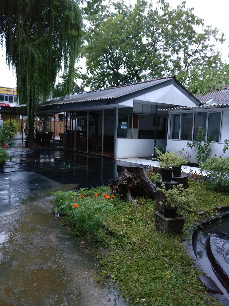 Tissa Hotel and Bakery - Tissa Hotel and Bakery Main St, Tissamaharama, Sri Lanka