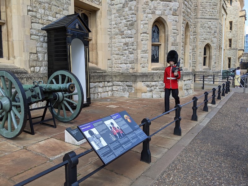 The Crown Jewels - The Crown Jewels Tower of, Tower Hill, London EC3N 4AB, UK