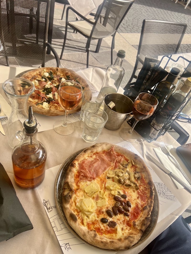 Pizzeria Bardolino - Pizzeria Bardolino Via Fosse, 27, 37011 Bardolino VR, Italy