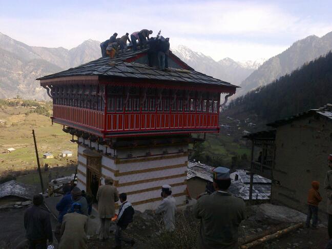 Pundrik Rishi Temple - Pundrik Rishi Temple ropa road, Sainj, Manyashi, Himachal Pradesh 175134, India