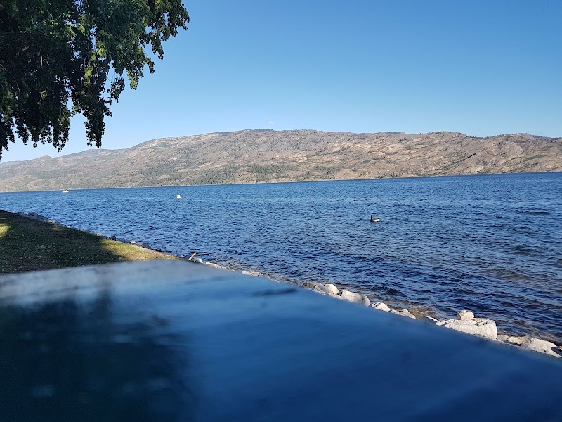 Splash Water Parks Peachland – Wibit Inflatable Park - Splash Water Parks Peachland – Wibit Inflatable Park Beach Ave, Peachland, BC V0H 1X6, Canada