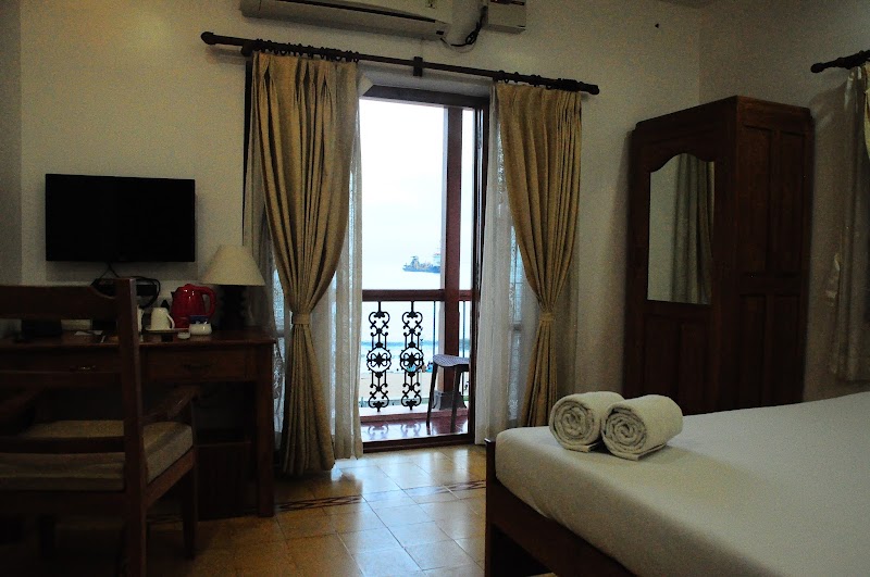 Cours Chabrol - Cours Chabrol 60, Goubert Ave, White Town, Puducherry, 605001, India