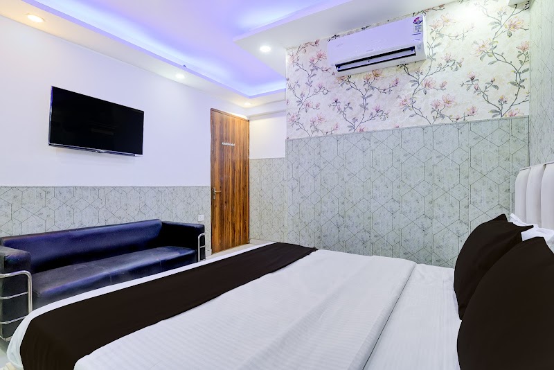Hotel O Akki Residency - Hotel O Akki Residency MS Yadav Tower, B-121, near HDFC Bank, Sector 63 A, Noida, Chotpur, Uttar Pradesh 201307, India