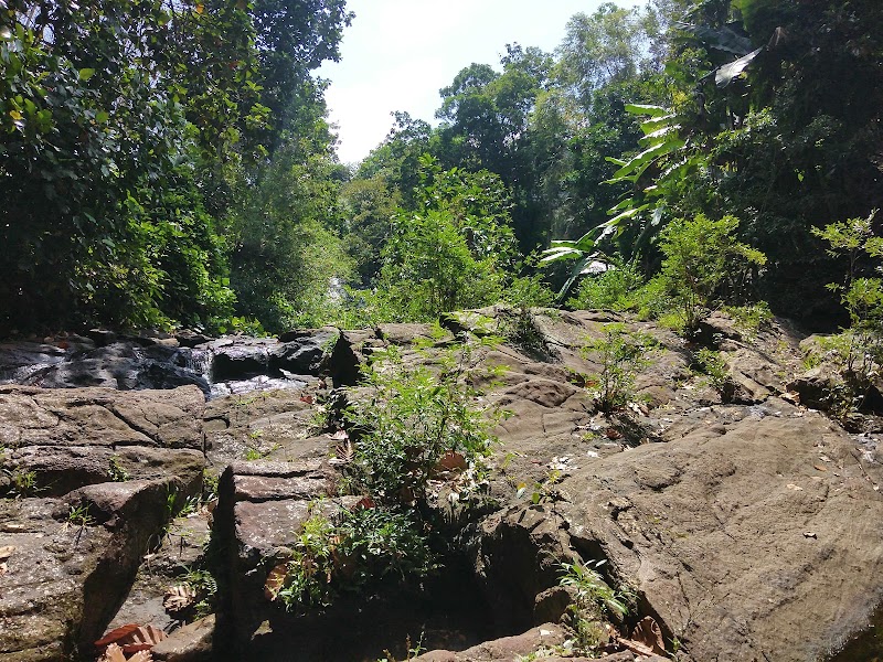 Ranmudu ella Waterfall - Ranmudu ella Waterfall, V57C+R9X, Ranmudu Ella Rd, Labugama, Sri Lanka