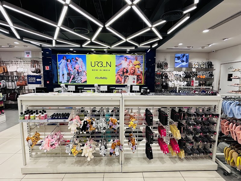 Max - Max Shipra Mall, Vaibhav Khand, Indirapuram, Ghaziabad, Uttar Pradesh 201014, India