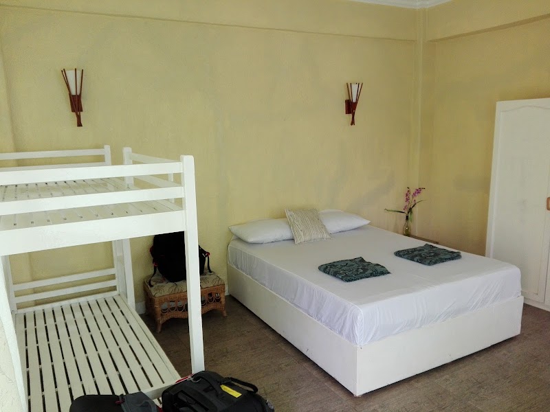 Moalboal Beach Resort - Moalboal Beach Resort Whitebeach, Moalboal, 6032 Cebu, Philippines