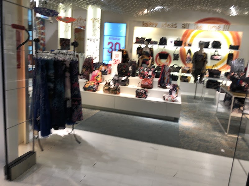 Desigual - Desigual, Josep Tarradellas Barcelona-El Prat Airport, C-32B, 18, 08820 Barcelona, Spain