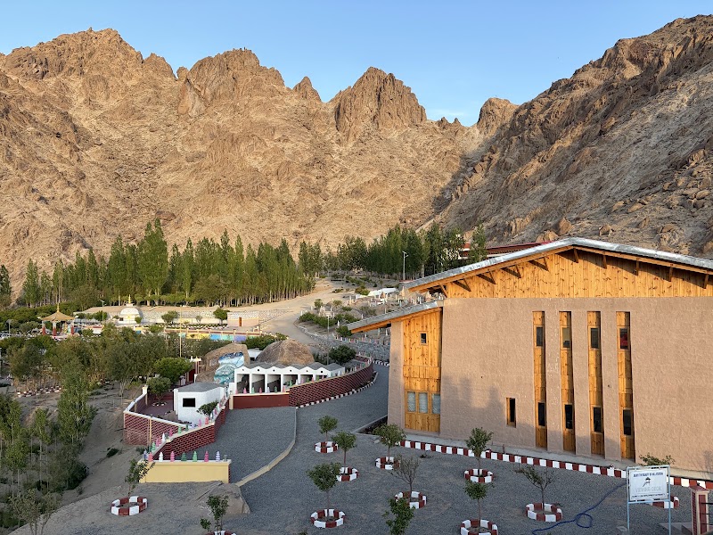 Mahabodhi Sambodhi Retreat Centre - Mahabodhi Sambodhi Retreat Centre 5H9J+F6X, Leh, 194104