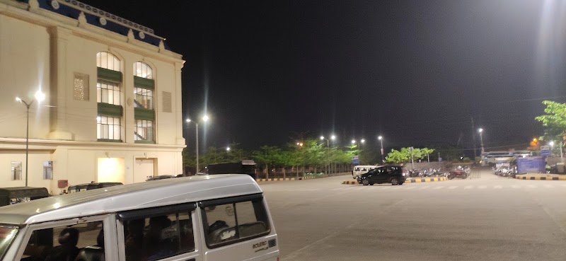 Royal Travels / New Royal Travels – ISBT G21 Booking Office - Royal Travels / New Royal Travels – ISBT G21 Booking Office, Shop No. G-21, Terminal ( I S B T, Inter State Bus Stand, Ravanbhatha, Bhatagaon, Raipur, Chhattisgarh 492001, India