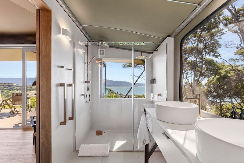 Drift Off Grid - Drift Off Grid 1322 Abel Tasman Drive, Tata Beach 7183, New Zealand