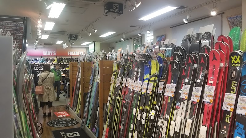Ski shop Vail - Ski shop Vail Japan, 〒101-0052 Tokyo, Chiyoda City, Kanda Ogawamachi, 2-chōme−１ 1F