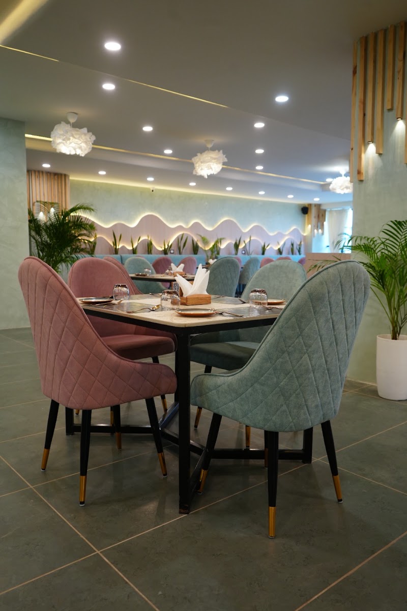 Amyra Cafe & Kitchen - Amyra Cafe & Kitchen, 2nd floor, shiva shakti Tower, Road No. 12, Amudi Nagar, Bhola Nagar, Banjara Hills, Hyderabad, Telangana 500034, India