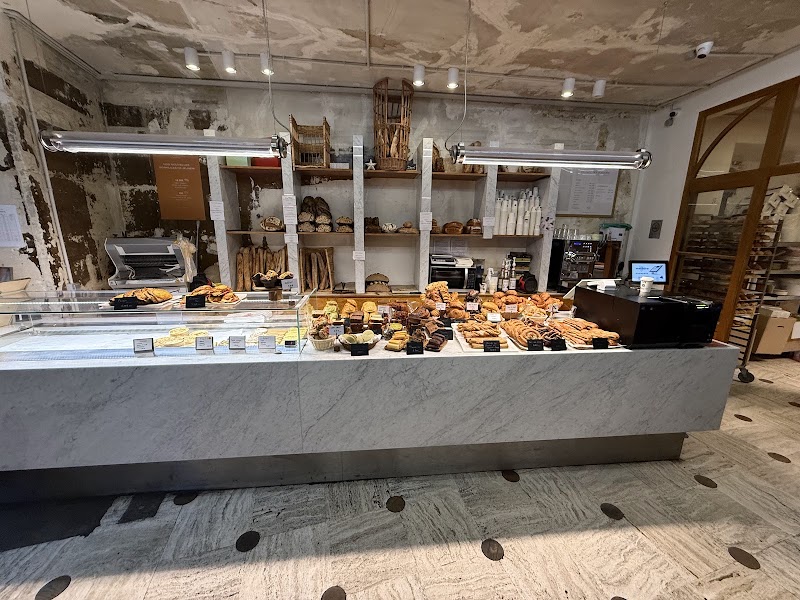 Boulangerie LIBERTÉ - Boulangerie LIBERTÉ 40 Rue Saint-André des Arts, 75006 Paris, France