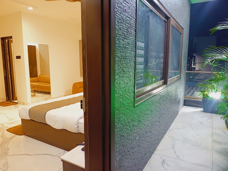 Hotel Nidhi Shree - Hotel Nidhi Shree kshipra vihar colony, c-17/15, Ujjain Dewas Rd, Adarsh Nagar, Nagjhiri, Nagziri, Ujjain, Madhya Pradesh 456010, India