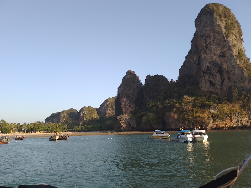 Monkey Beach - Monkey Beach 4QP3+XP, Khao Thong, Mueang Krabi District, Krabi, Thailand