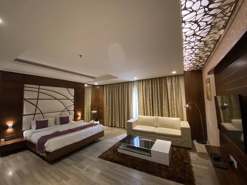 M crown Hotel - M crown Hotel 3rd floor, MarBa Hub, Police Bazar, Shillong, Meghalaya 793001, India