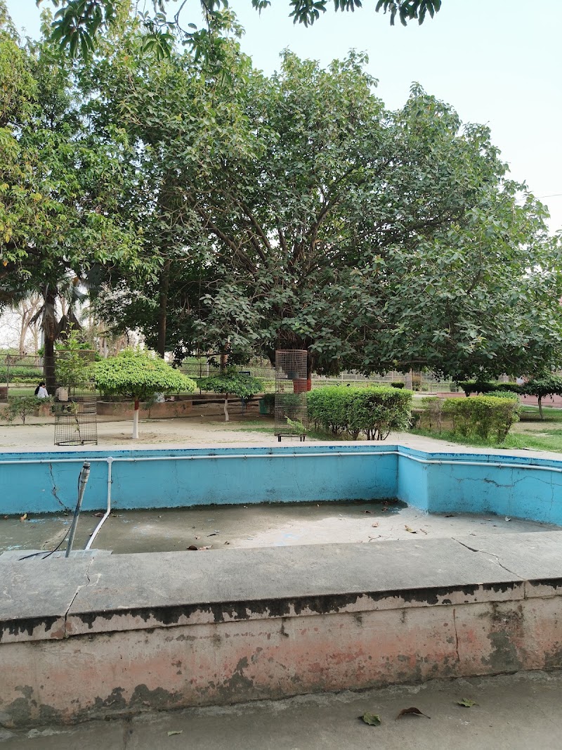 Mandir Park 1 - Mandir Park 1 7X8Q+63Q, Banaras Hindu University, Varanasi, Uttar Pradesh 221005, India