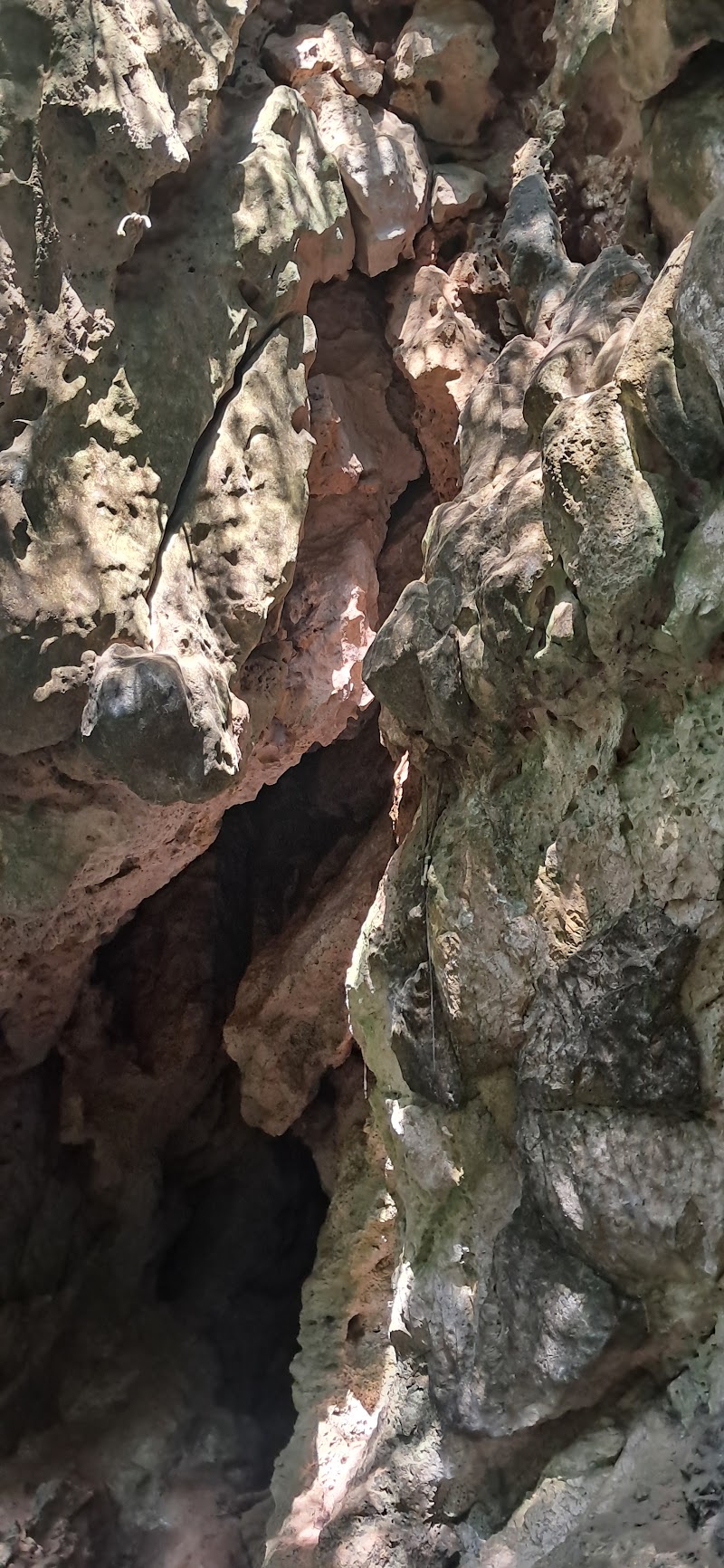 Railay stalactite - Railay stalactite 2R4R+W6 East Raylay Viewpoint Trailhead, Tambon Ao Nang, Amphoe Mueang Krabi, Chang Wat Krabi 81000, Thailand