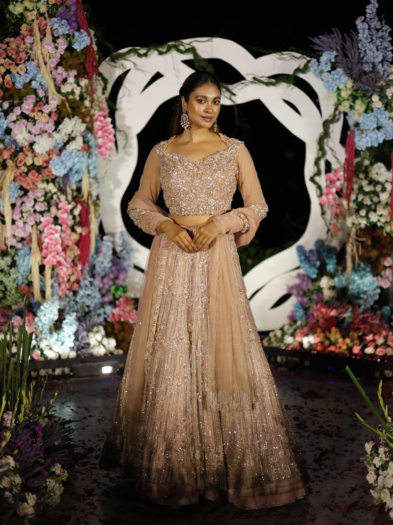 Enrobe By Varshaa - Enrobe By Varshaa, 1, Casabella, Plot No 692, Corner of 15th Road, &, Khar Pali Rd, opp. Banng, Khar, Khar West, Mumbai, Maharashtra 400052, India