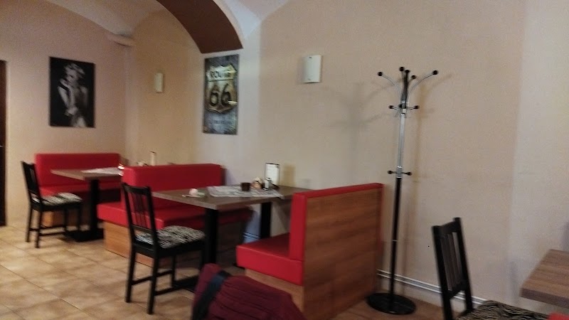Columbus burger restaurant - Columbus burger restaurant 3, Heydukova 164, Vnitřní Město, 397 01 Písek-Písek 1, Czechia