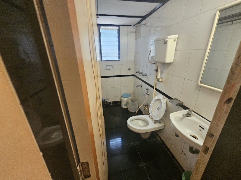HOTEL WOODLAND - HOTEL WOODLAND 1st Floor, opposite Topiwala centre, Kakaji Nagar, Jawahar Nagar, Goregaon West, Mumbai, Maharashtra 400104, India