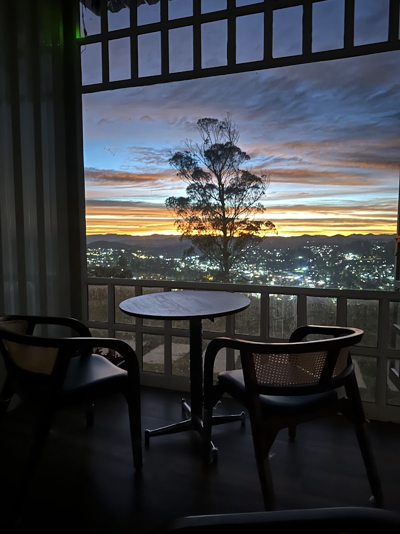 Cafe Sunset Boulevard