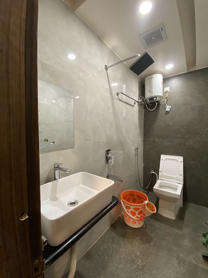 HOTEL RAVI AND SHASHI - HOTEL RAVI AND SHASHI, Police station road, Netarhat, Birjiatoli, Jharkhand 835218, India