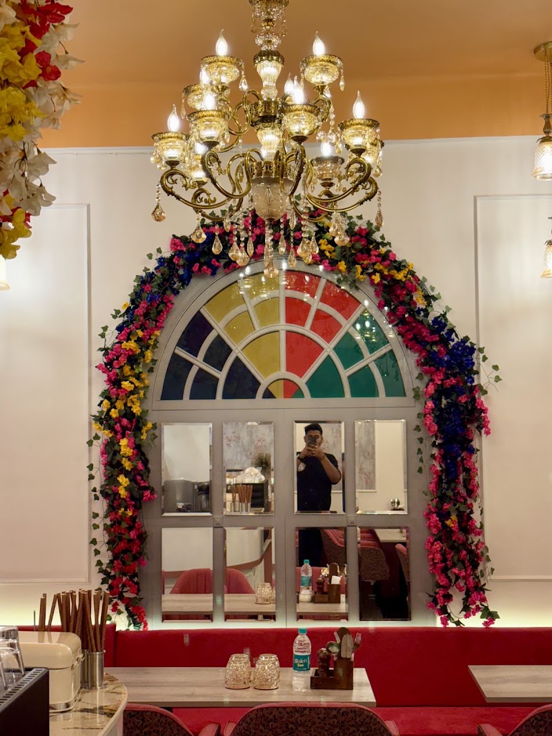 Bougainvillea Cafe & Bistro - Bougainvillea Cafe & Bistro 234C, Prince Anwar Shah Rd, nearby South City Mall, Lords More, Jodhpur Colony, Lake Gardens, Kolkata, West Bengal 700045, India